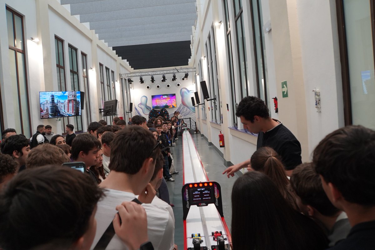 DG_IFP's tweet photo. STEM Racing F1 celebró ayer su 2ª jornada de pruebas en Málaga.
Esta cita, que logró congregar a 430 estudiantes, constituye la penúltima parada en el calendario antes de la final regional, que se celebrará los días 20 y 21 de mayo en Jerez de la Fra.

@EducaAnd @formulamadcup https://t.co/aFvZEIwWfz