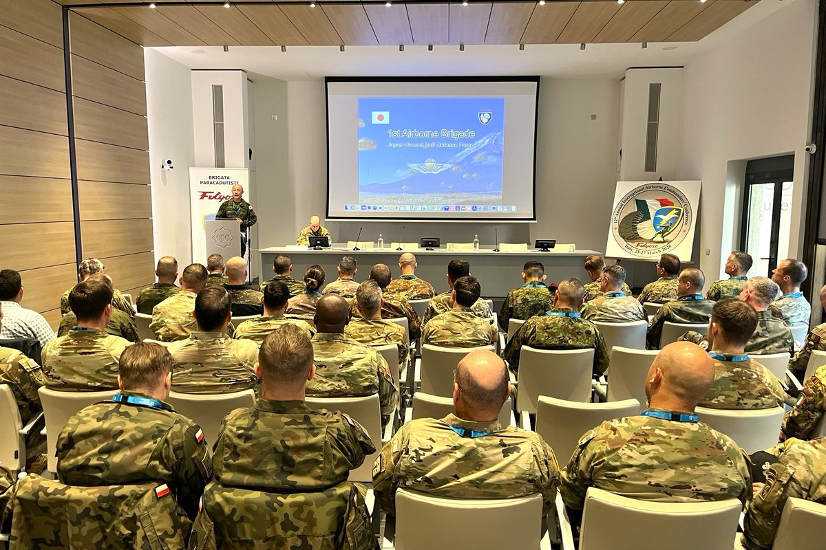 陸上自衛隊 第1空挺団 tweet media