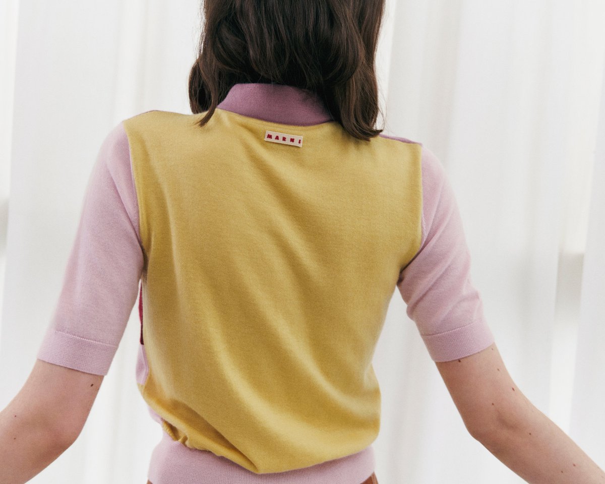 marniofficial's tweet image. Color suggests the direction.

Discover the Spring Summer 2026 Collection online and in Marni boutiques.

Photographer: Luna Conte
#Marni