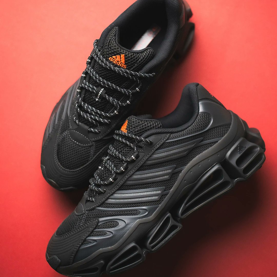 CaminoTV's tweet image. la concurrente direct de la Shox, la adidas Megaride AG sort ce soir à minuit pour 190€ 

blanche chck.me/0Oky
noir chck.me/ystn