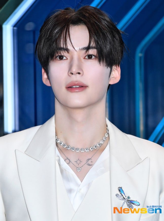 SUNG HANBIN BASE tweet media