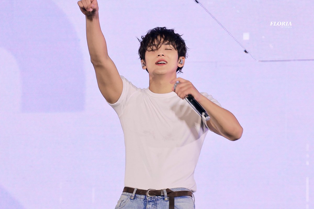 𝐅𝐋𝐎𝐑𝐈𝐀 tweet media