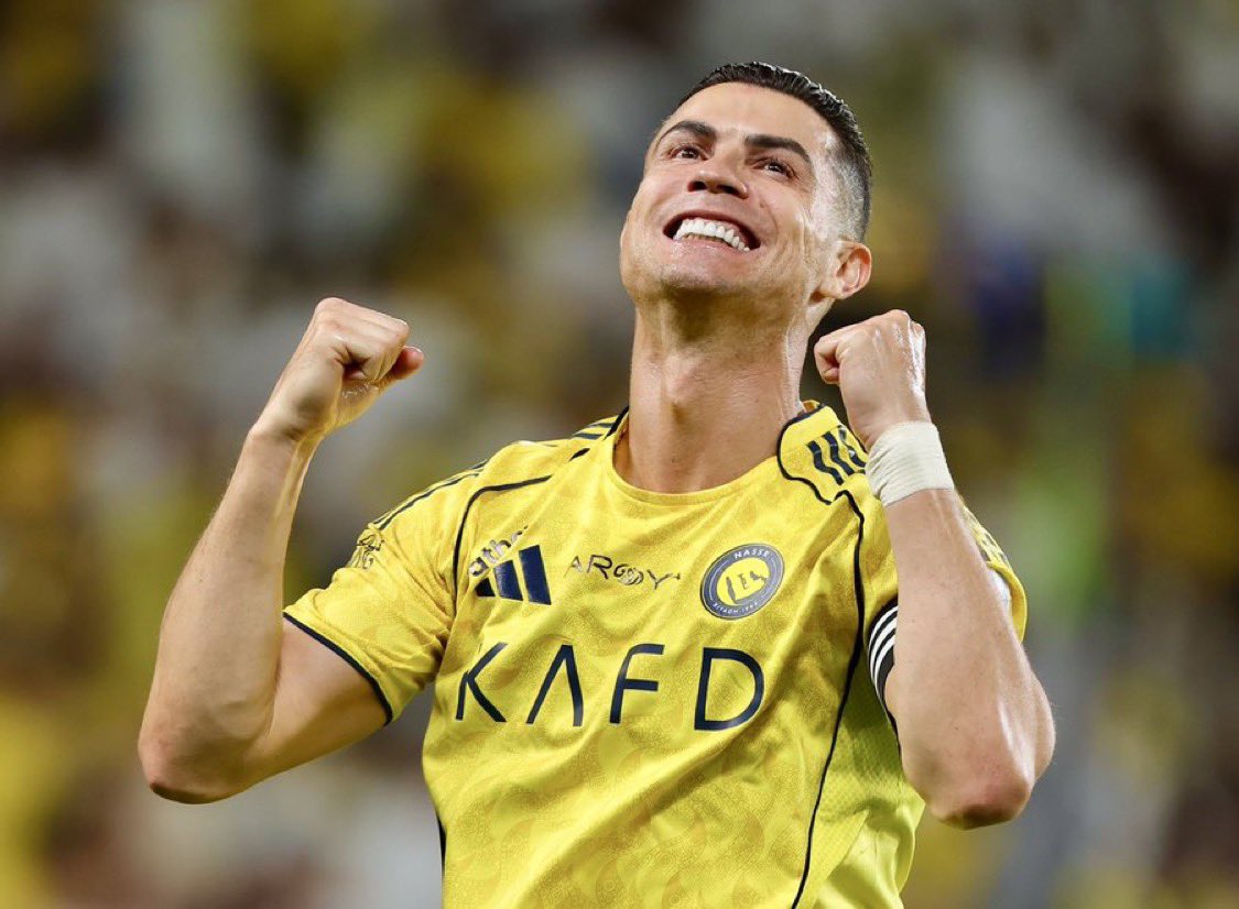 وجود الدون #CR7 مع #النصر

اصبح تهمة 🥲

واصبح الصغير والكبير ممن يعادون النصر يرددون ان البطولة ستمنح للنصر لارضائه 💔

رغم ان النصر اكبر المتضررين من كل شيء🥹

ولكن كل هذا لن يثني النصر عن تحقيق البطولات باذن الله 🫡