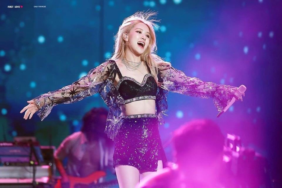 rosieapeach's tweet photo. 4월이니까 코첼라 로제 추팔 https://t.co/eRz3VYulpW