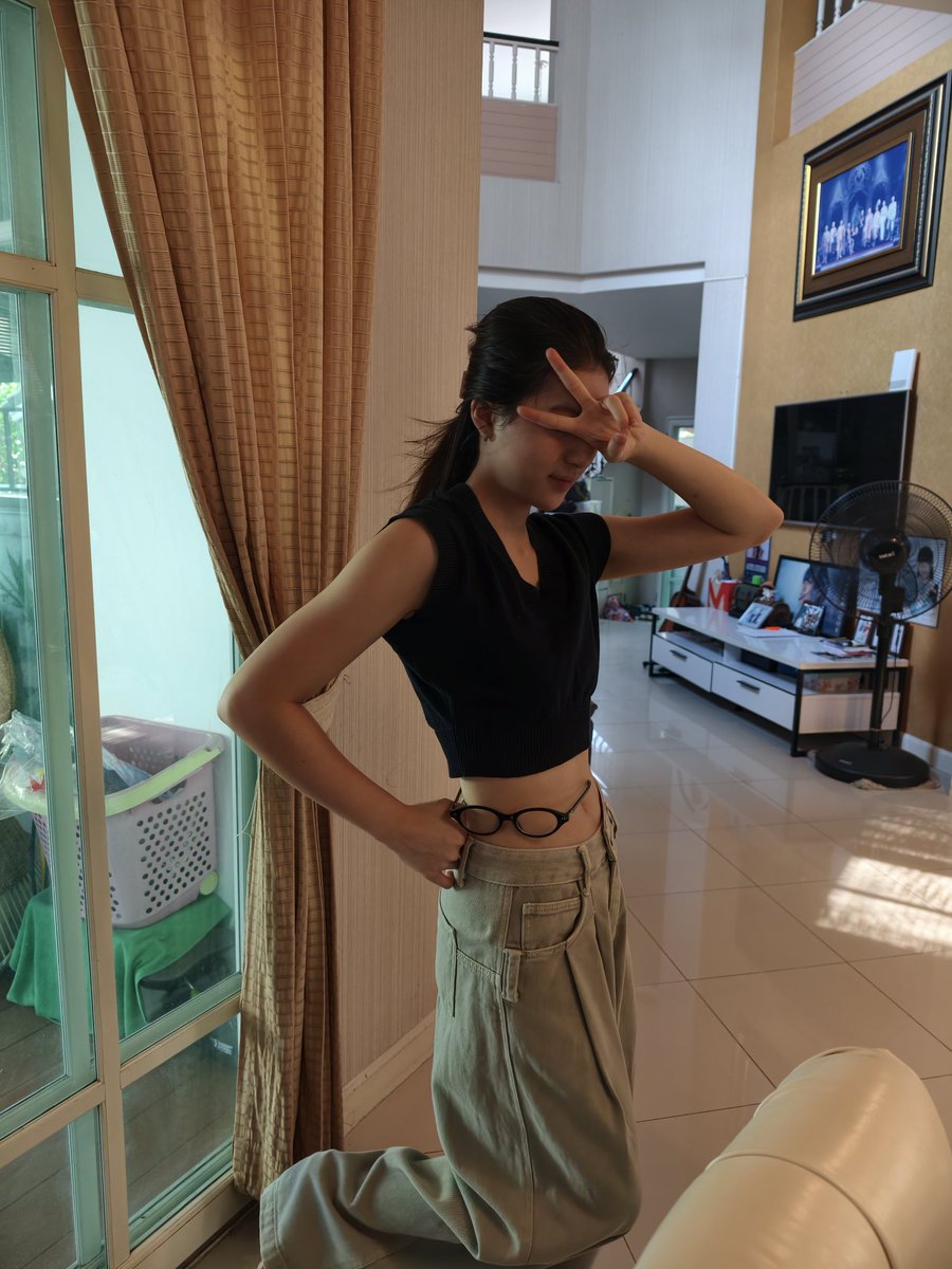 tita_banthita's tweet photo. ตอนเช้า🍓                ตอนบ่าย🍕 https://t.co/Ys1cNye6zg