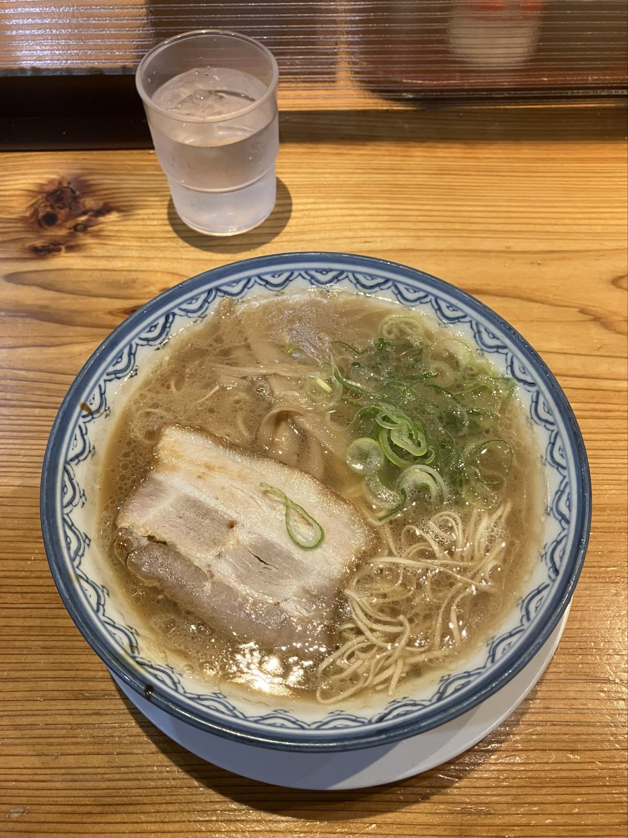 今野ユウキ　漫画「地味なおじさん、実は英雄でした。」連載 tweet media