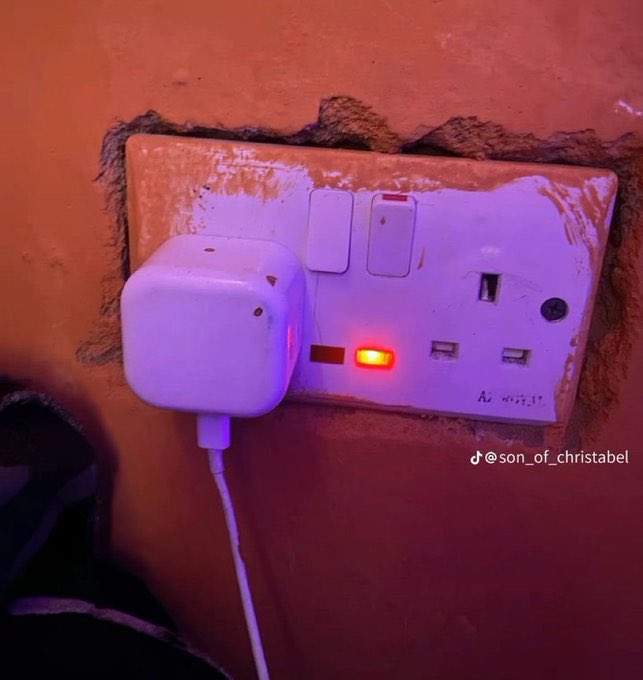 JustCasper_2's tweet image. First heartbreak      Second heartbreak.