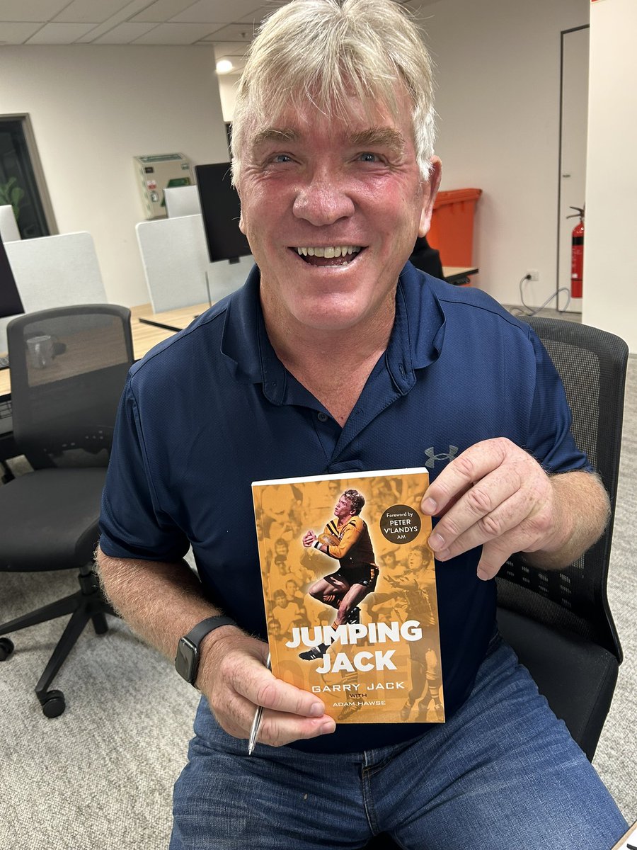 Adam Hawse tweet media