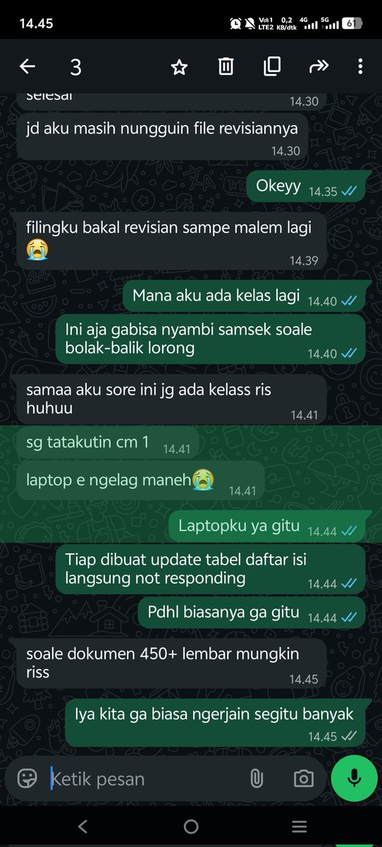 ariskafz's tweet photo. Merevisi 450+ hlmn itu dan tiba-tiba laptop ngelag kyk semalam dan gak kesave😇 https://t.co/hB5TknsjNN
