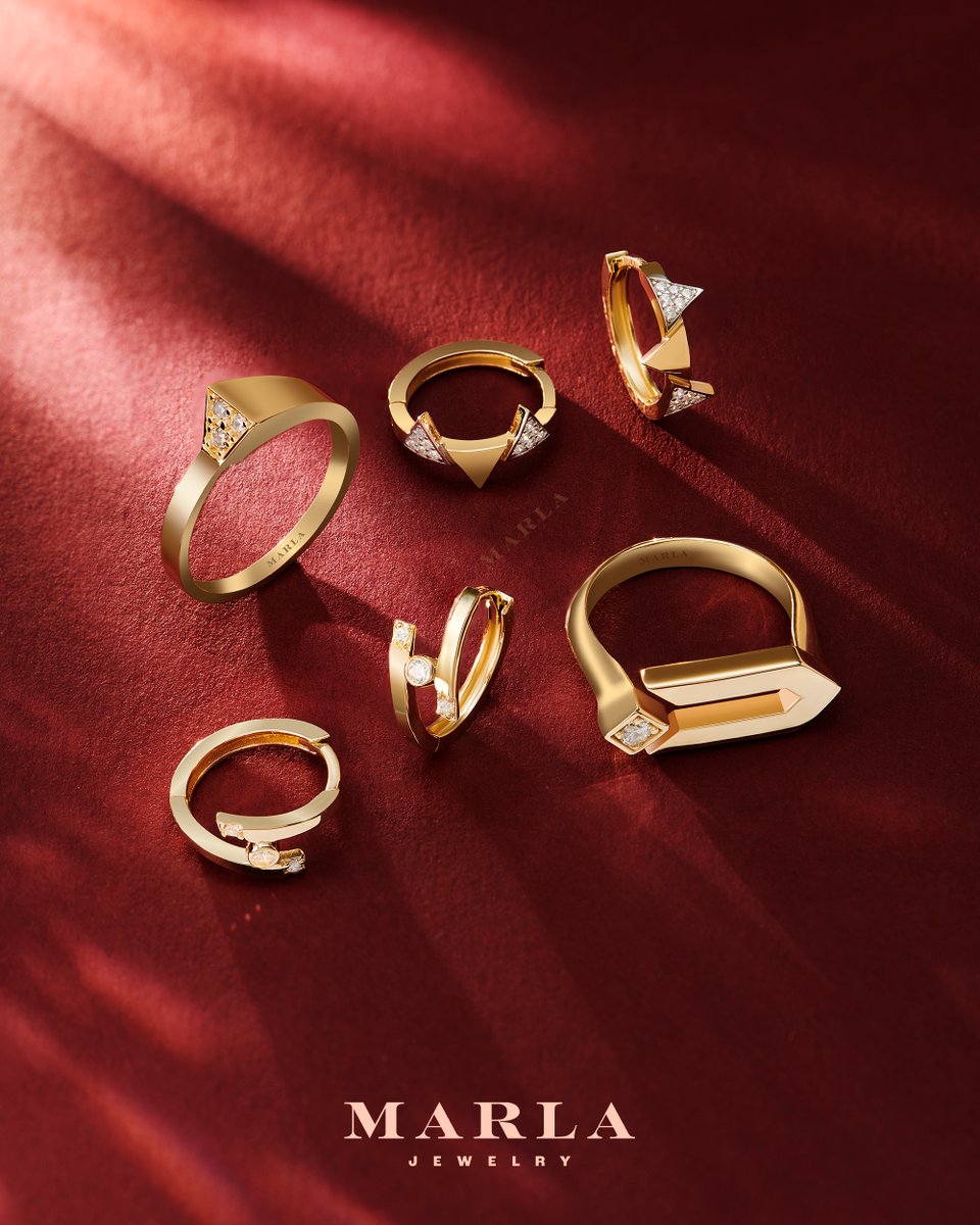 marlajewelry's tweet image. Keskin çizgiler, geometrik formlar ve taş dokunuşları… Altın yüzük ve küpelerde bir araya gelen bu detaylar, sade yüzeyleri güçlü bir tasarım diline dönüştürüyor.

#Marla #MarlaJewelry #altın #jewelry #küpe #altınküpe #yüzük #altınyüzük #taşlıyüzük