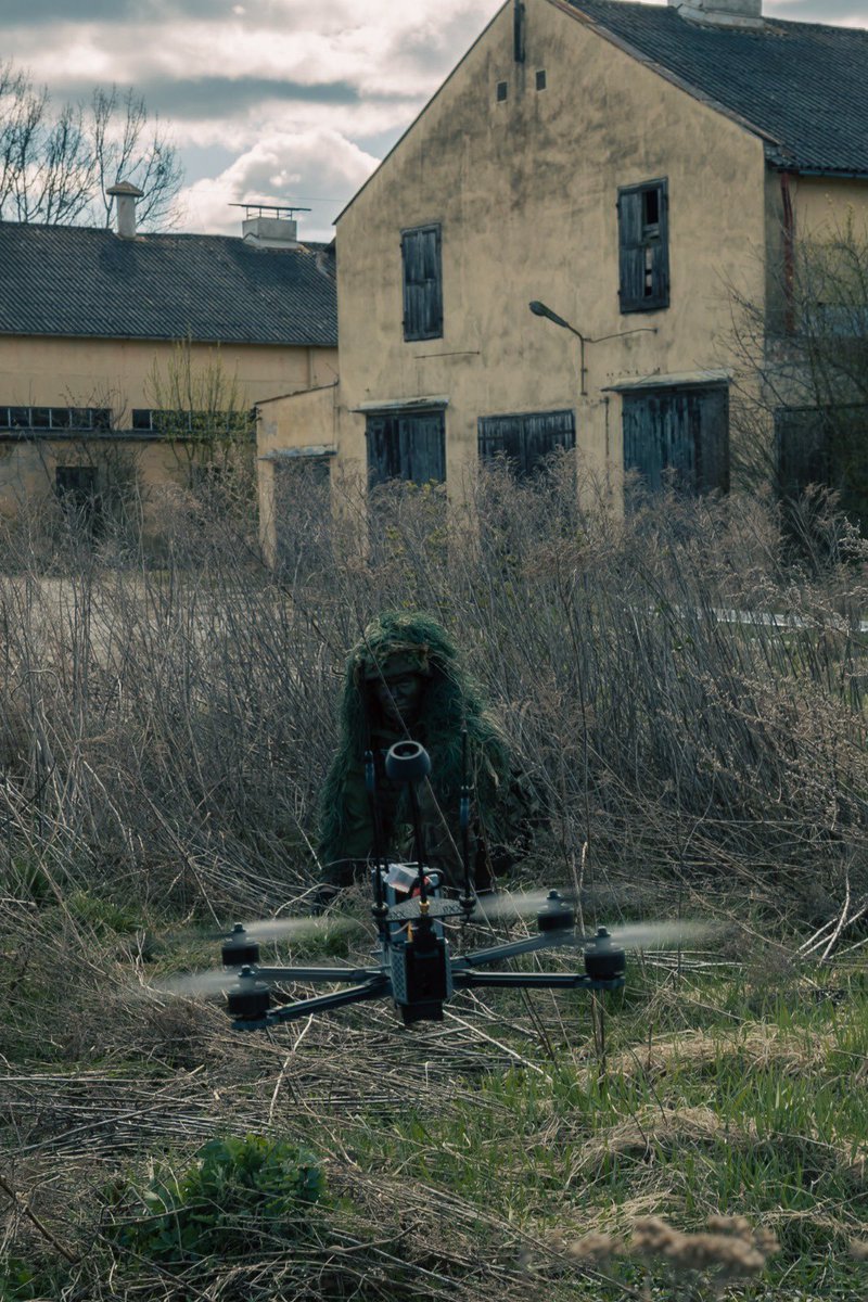 17WBZ's tweet image. Najpierw analiza terenu.
Potem identyfikacja celu.

👀 Obraz w czasie rzeczywistym.
Decyzje oparte na danych.

Codzienne szkolenie kompanii dronowej w #17WBZ.

#seek&amp;amp;destroy #1bpzmot