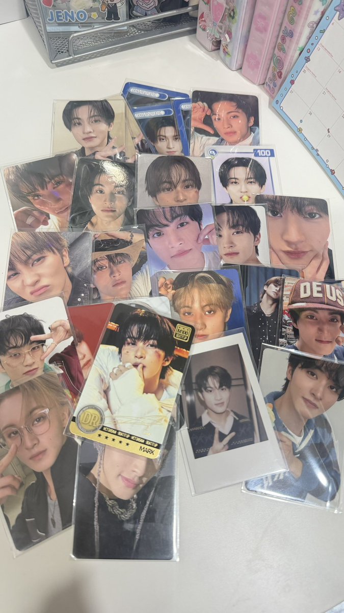 ในกองนี้มีใบไหนที่หากันอยู่มั้ยคะ mt ไว้หน่อยค้าบ เดะรื้อมาแจก น่าจะมีซ้ำค่า 🙆🏼‍♀️🧚🏼‍♀️🌟

#ตลาดนัดnct #ตลาดนัดnctdream