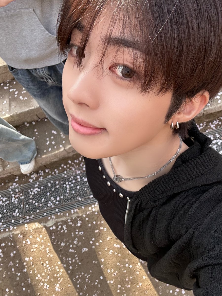 ADAP_offcl's tweet image. 🌸=🫵🏻 

#ADAP #에이댑
#준석 #JUNSEOK
#ALL_DREAMS_ARE_POSSIBLE