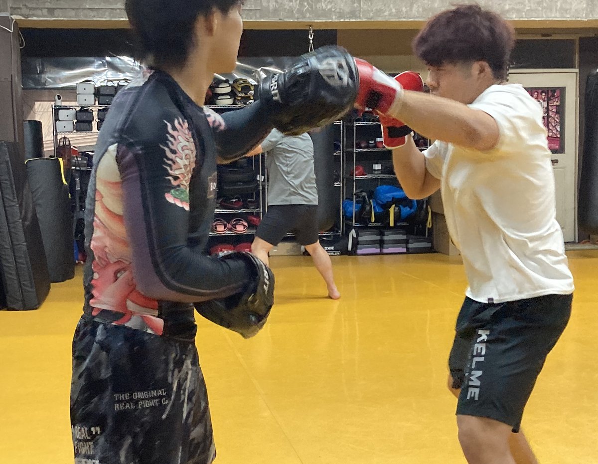 FORCEGYMKAGAWA's tweet photo. 新年度から新しい事はじめてみませんか?
キックボクシング、総合格闘技、女性限定クラス、ジュニア格闘技クラス、ボクシング、組み技(レスリング)など色々なクラスに参加できます。
見学・体験(要予約)お待ちしております。
https://t.co/fVohSBjzq0
#FORCEGYM #香川県格闘技 #香川県キック https://t.co/Xe3dB7FOzG