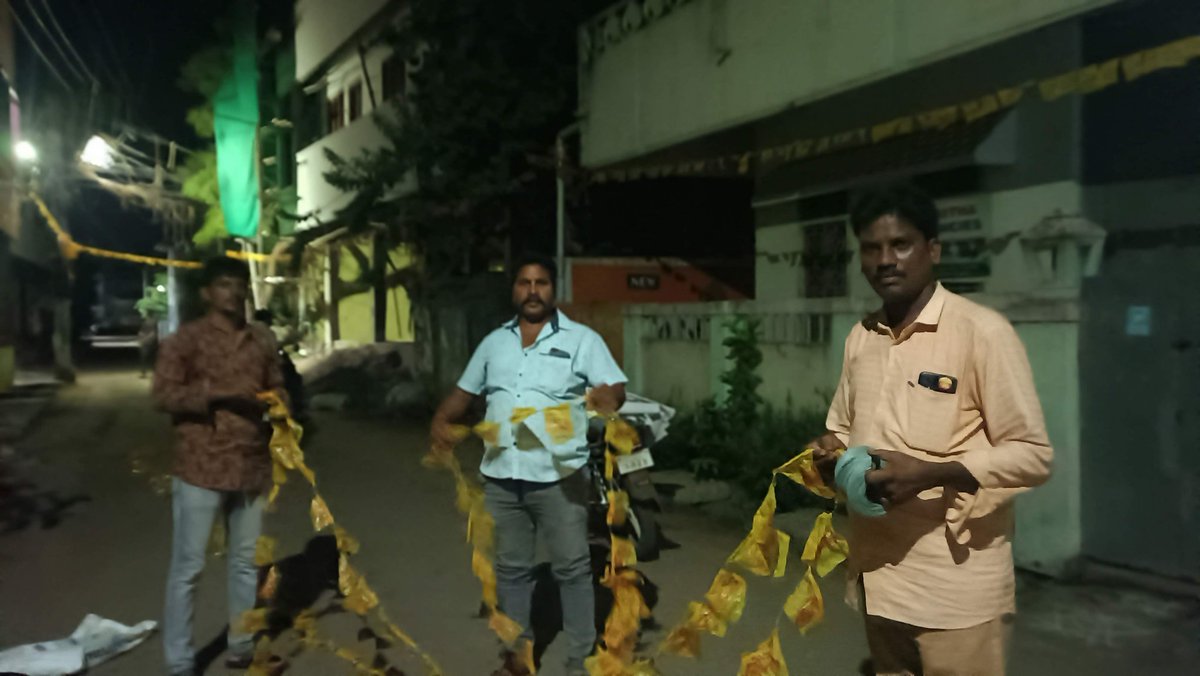 MAGICTOUCHFAMI1's tweet photo. Nara Lokesh అయ్యయ్యో అన్నగారు మై టిడిపి యాప్ గురించి తెలియక గత ఐదు సంవత్సరాలు పగలనకా రాత్రి అనగా గ్రౌండ్ లెవెల్ లో పనిచేశాను అమలాపురం వెంకన్న బాబు గుడిలో దేవస్థానం నెంబర్ గా ఒక నాయి బ్రాహ్మణుడిగా అవకాశం ఉన్న కూడా నాకు అవకాశం ఇవ్వలేదు అసలు గ్రౌండ్ లెవెల్ లో ఏం జరుగుతుందో తెలుసా https://t.co/plAhSMuvVm