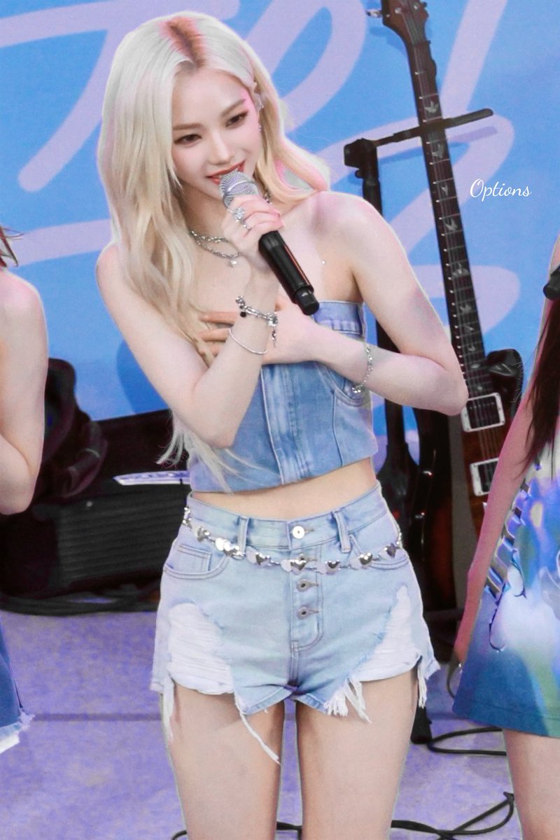 Options_0411's tweet photo. 230520✨ 
Great blonde hair

#Karina #카리나 #aespa #에스파 https://t.co/ykR2mmSREH