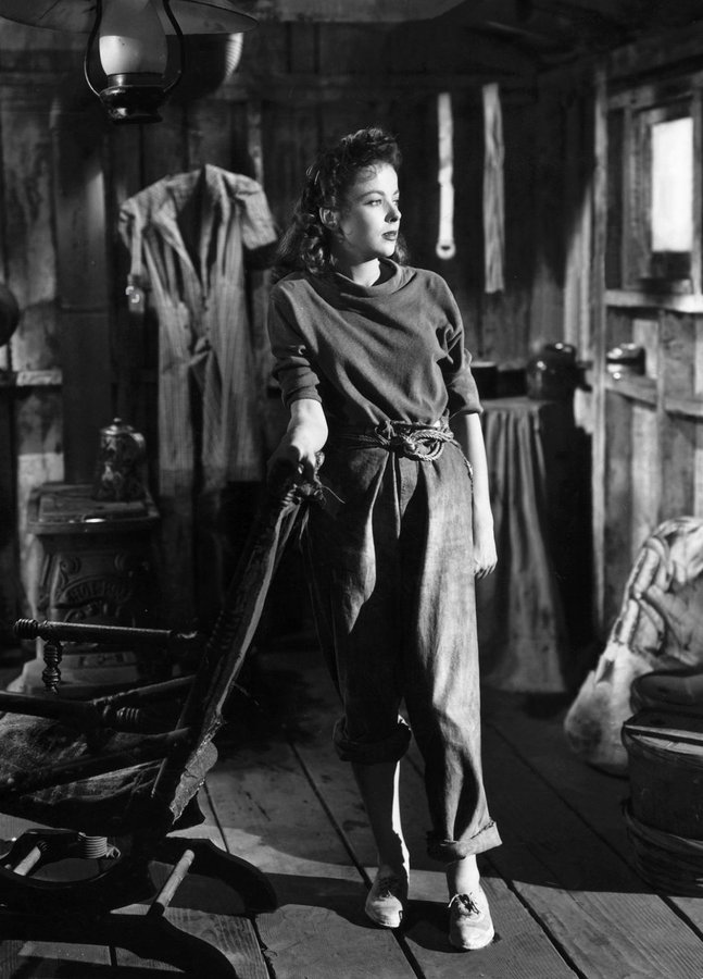 Looking better in Jean Gabin's clothes than he does.

Ida Lupino in Moontide (1942).