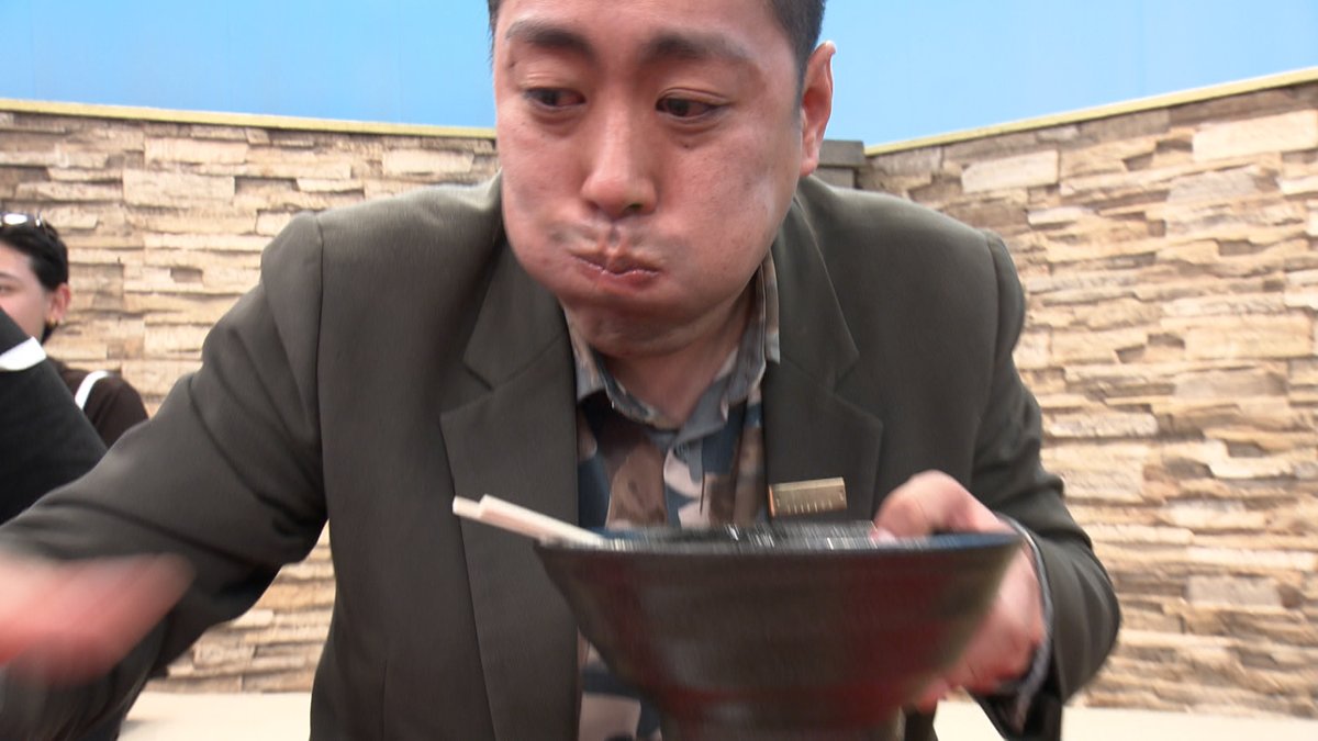 asahi_tv's tweet image. ―NEWS――――――――――
#M1 ファイナリスト #エバース が
大阪で「指名手配」🚨⁉️
――――――――――――――

『エバースの召喚！上方バトルモンスターズ』
⏰4月17日(金)放送決定！

"上方の本当の恐ろしさ"を知らしめるべく
ベテラン芸人たちがエバースに突きつけたのは
漫才…ではなくまさかの「異種格闘バトル」💥