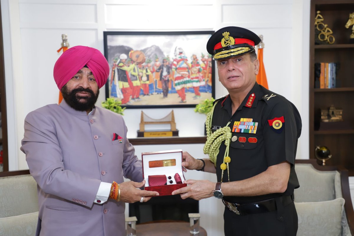 LtGenGurmit's tweet photo. During a meeting held today in New Delhi with the Vice Chief of Army Staff, Lieutenant General Dhiraj Seth, PVSM, UYSM, AVSM, a fruitful discussion took place on various subjects related to national security, military cooperation, and the strategic significance of Uttarakhand.

#NationFirst #JaiHind

@adgpi 

@rashtrapatibhvn @VPIndia @PMOIndia @narendramodi @HMOIndia @AmitShah @DIPR_UK