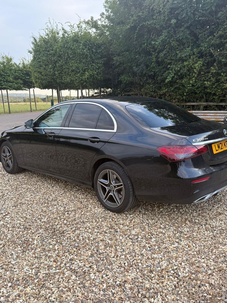247londonairpo1's tweet photo. Experience sophistication on the move with our Mercedes E-Class chauffeur service in London.
Professional drivers, smooth ride, ultimate comfort.
📍 Available London &amp; UK-wide
🔗 Book here: https://t.co/pl7CGv8je5
#LondonChauffeur #VIPTransfers #ExecutiveTravel #MercedesEClass https://t.co/BTX2fY7WQN
