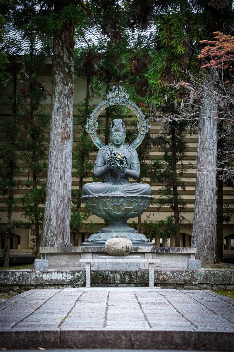 ユージー tweet media