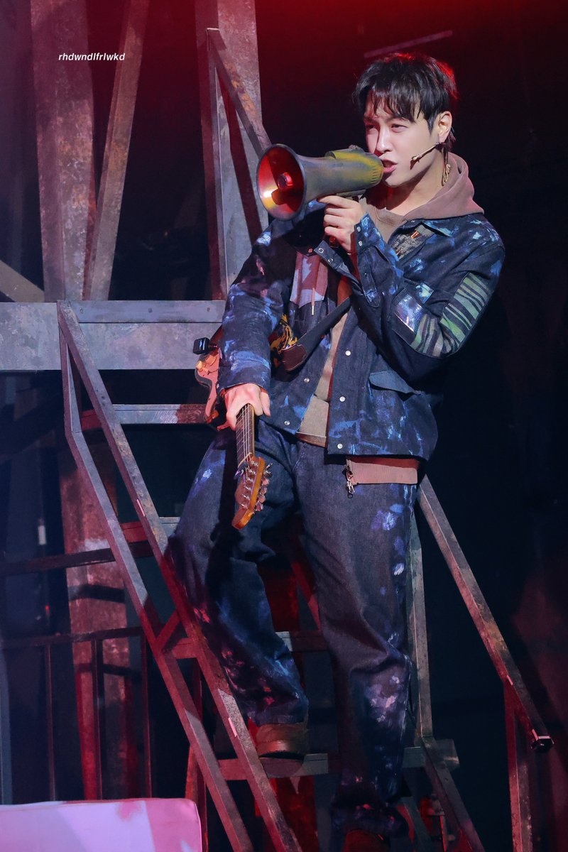 ํธ๋ฆฌ tweet media