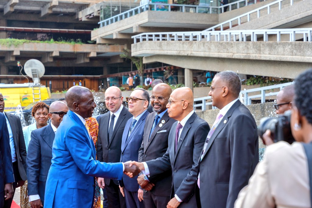 AUC_PAPS's tweet image. Presidential Arrival

👏 ARRIVAL: H.E. President @WilliamsRuto has arrived at #AUF2.

Nairobi welcomes the Head of State to the Second #AfricaUrbanForum.

The continent's eyes are on #Kenya as leaders gather to deliver #AdequateHousingForAll.

Let the historic day begin. 🇰🇪🌍