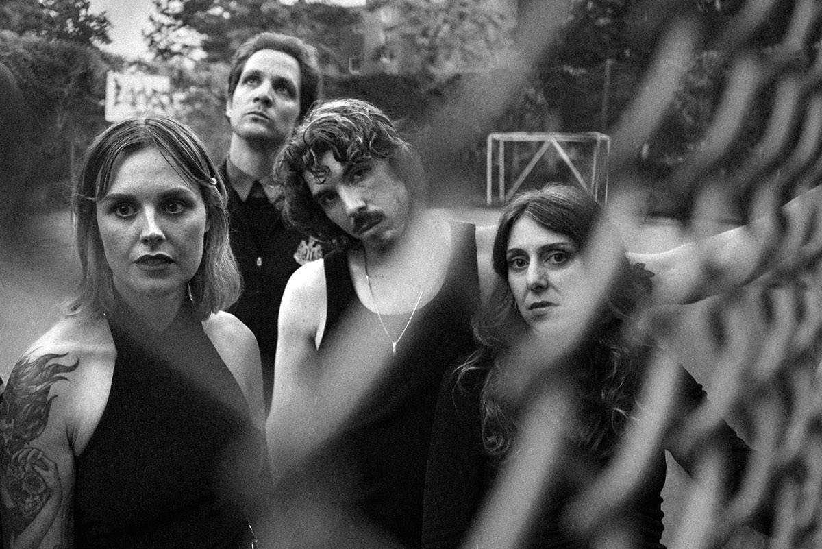 underground.cat tweet media