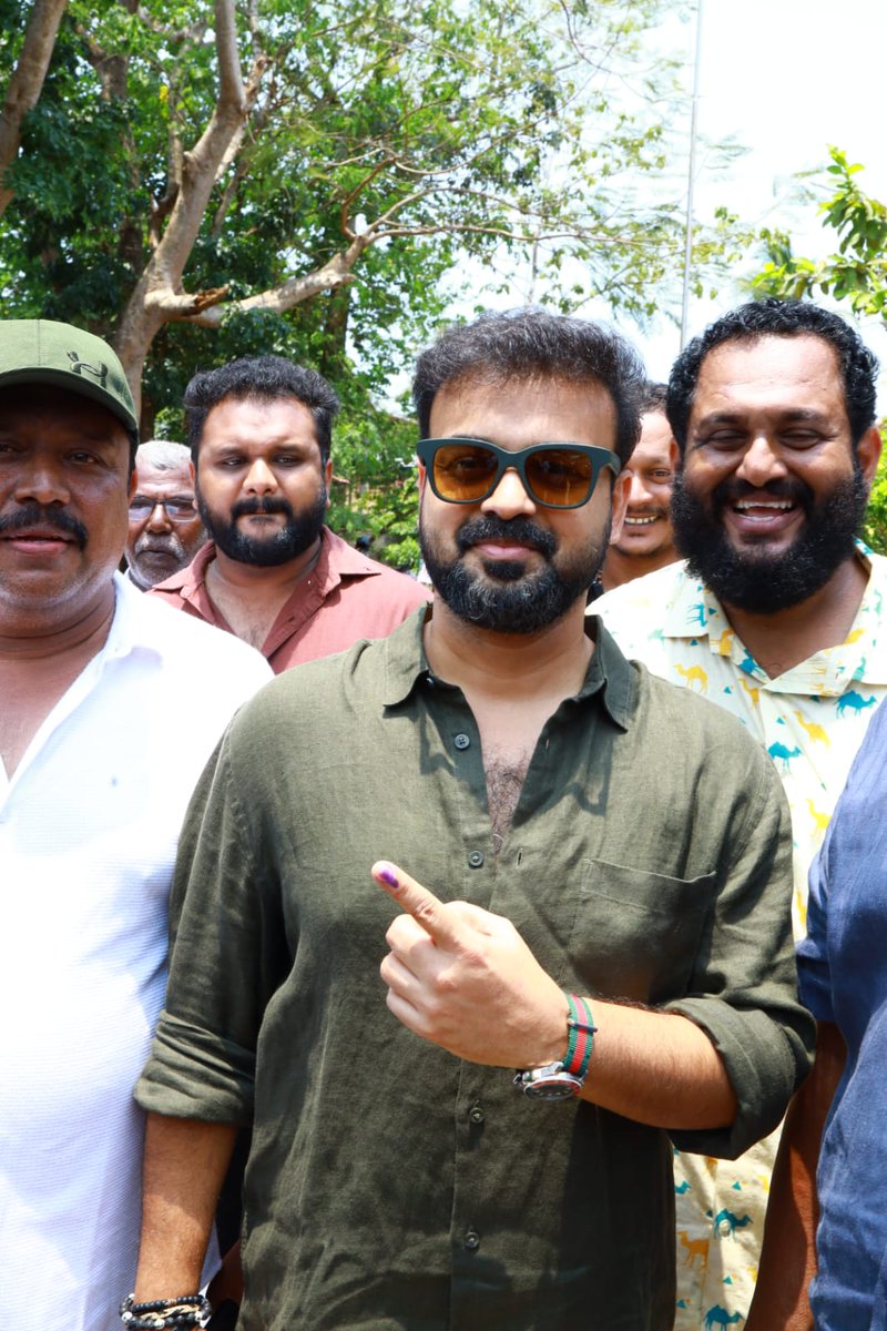 the_hindu's tweet image. #KeralaElection: Actor Kunchacko Boban after casting his vote at St. Sebastian Lower Primary School, Alappuzha on Thursday. #ElectionsWithTheHindu 

📸: Suresh Alleppey