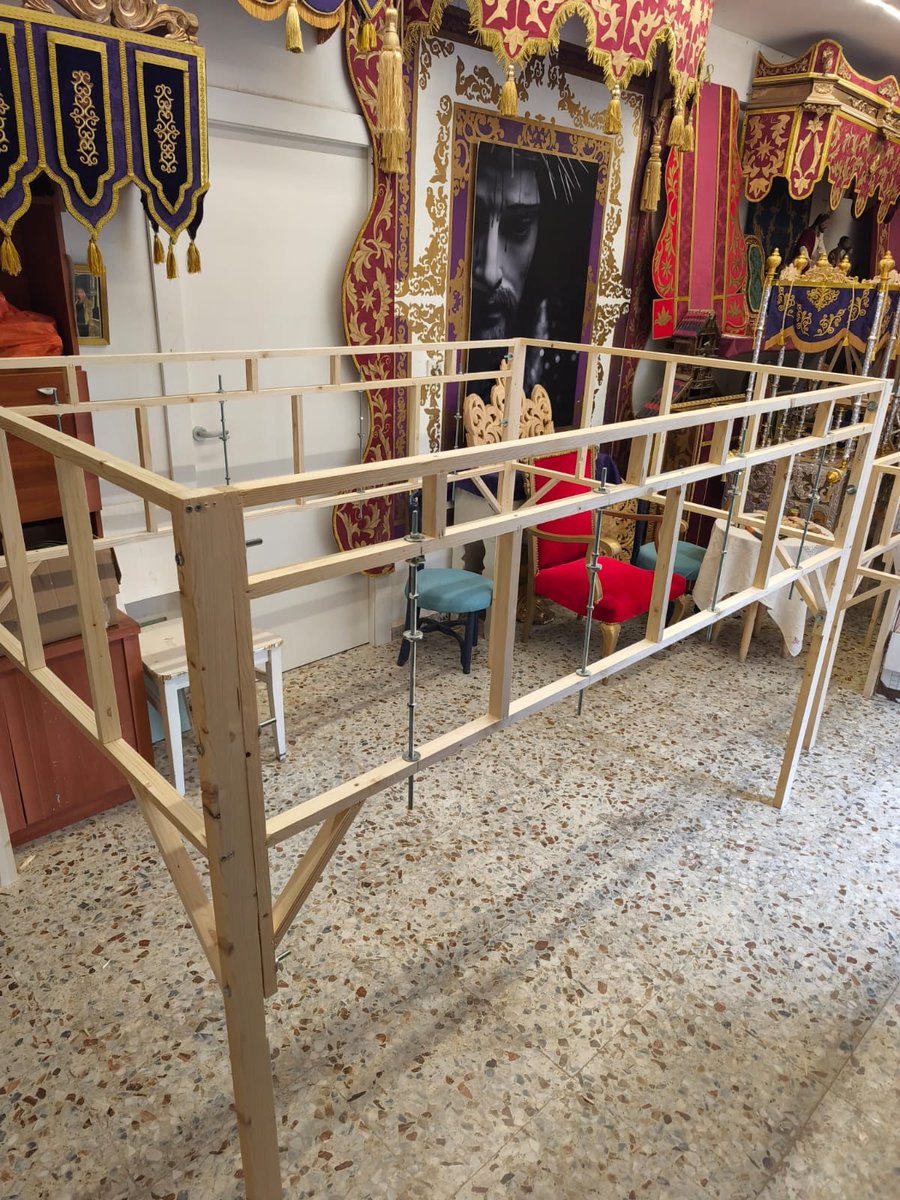 ɢʀᴜᴘᴏ ᴊᴏᴠᴇɴ | 

Empieza a “cobrar vida” el proyecto más ilusionante del Grupo Joven de nuestra Hermandad.

Este año en nuestra procesión infantil se estrenará un nuevo paso de palio completo para nuestra Virgen.
Nueva parihuela, faldones, respiraderos, candeleria, peana,