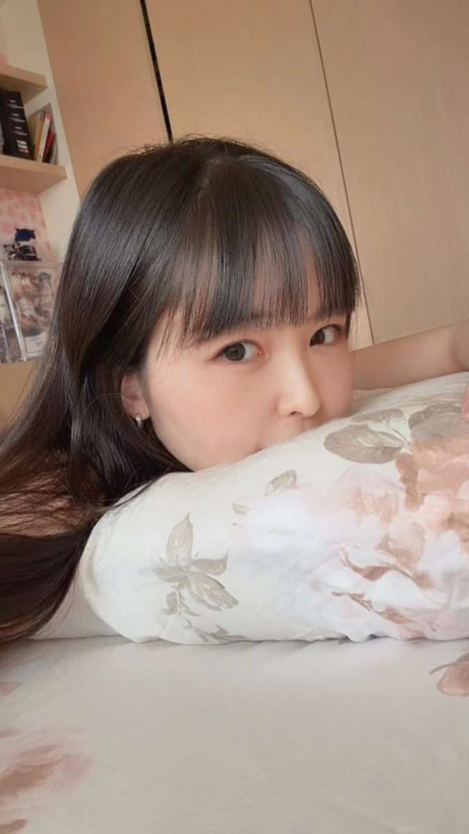 miyou900's tweet photo. 好無聊呀
有人會來陪我嗎 https://t.co/poZXdKI5Zm
