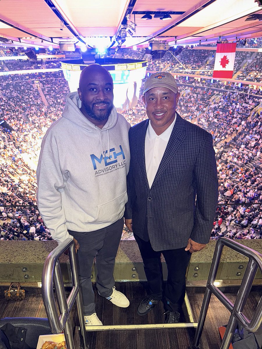 MEH_AdvisoryLLC's tweet photo. Shelton Haynes &amp; John Starks at Knicks game at MSG.
#Shelton Haynes https://t.co/J1mlMSKy4U