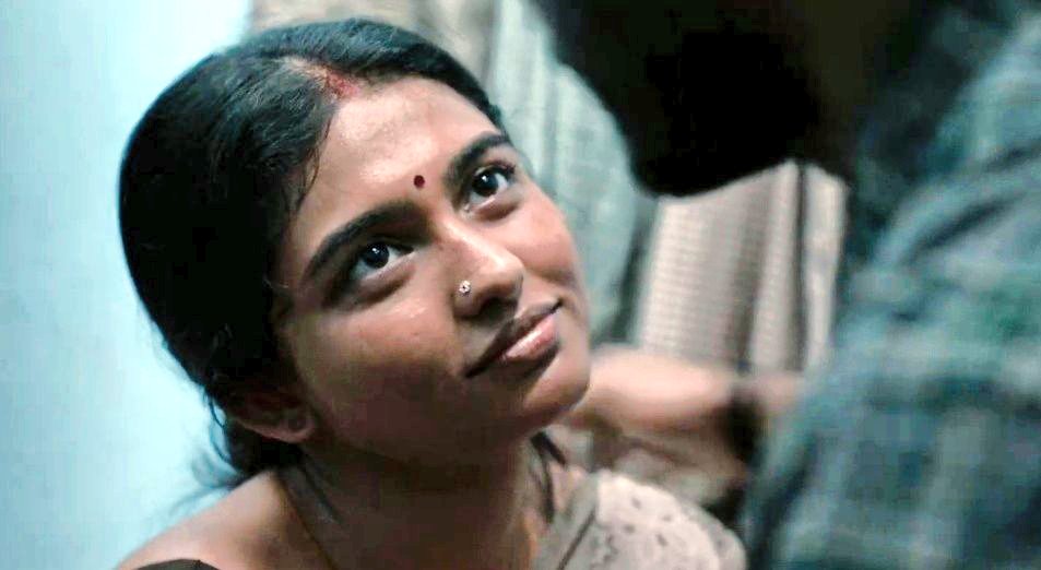 iammoviebuff007's tweet image. #MamithaBaiju about #Kara 🌟:

• #Dhanush sir is a acting university.. We can learn many things from him.. Nobody can match the comfort level he gives to his co-stars..🤝

• #VigneshRaja's Narration was Extraordinary..🔥 When I put on the costume for a character, I transform