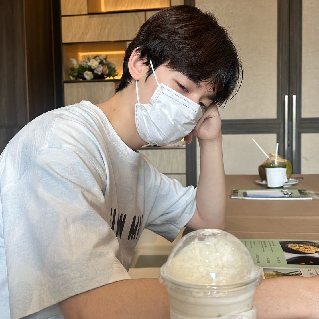 ตำนานงอนจริง เอานมปั่นมาง้อ ยังมองตาขวาง ทุกคนช่วยตี๋อย่างสุดความสามารถ งอนข้ามวัน เพราะตี๋แท็กชื่อผิด ลงเพลงง้อยังไม่หาย แย่จัง อย่างนั้น แต่ตี๋ใส่รีมาของ้อ ป๋อหายเลย อะไรที่งอนมาทั้งหมด เหมือนไม่เคยเกิดขึ้น