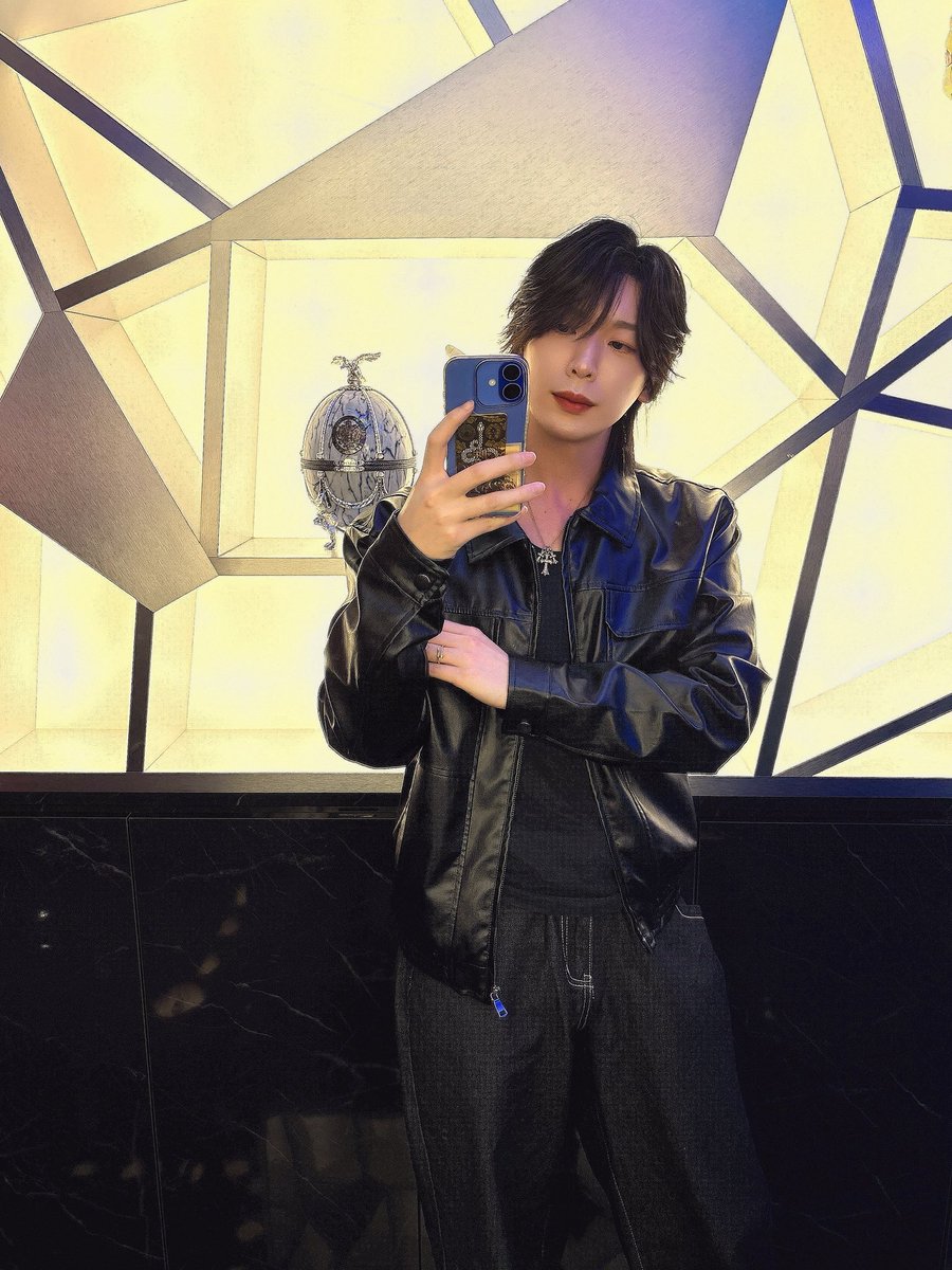 omi_1st's tweet photo. 変わらないもの、無い。
そう思う方が、生きるのが楽だから。

#ホスト　#ootd   #自撮り界隈 https://t.co/lx4HFX95Gr