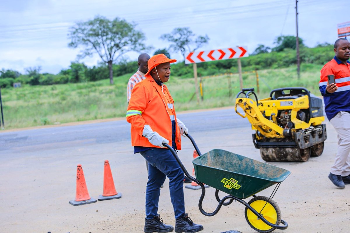 Andile Lungisa tweet media