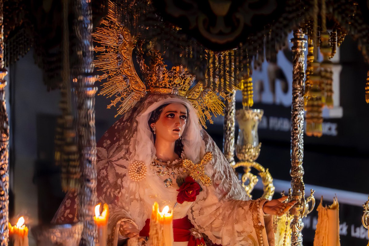 Amargura.
Un Jueves Santo en Málaga.