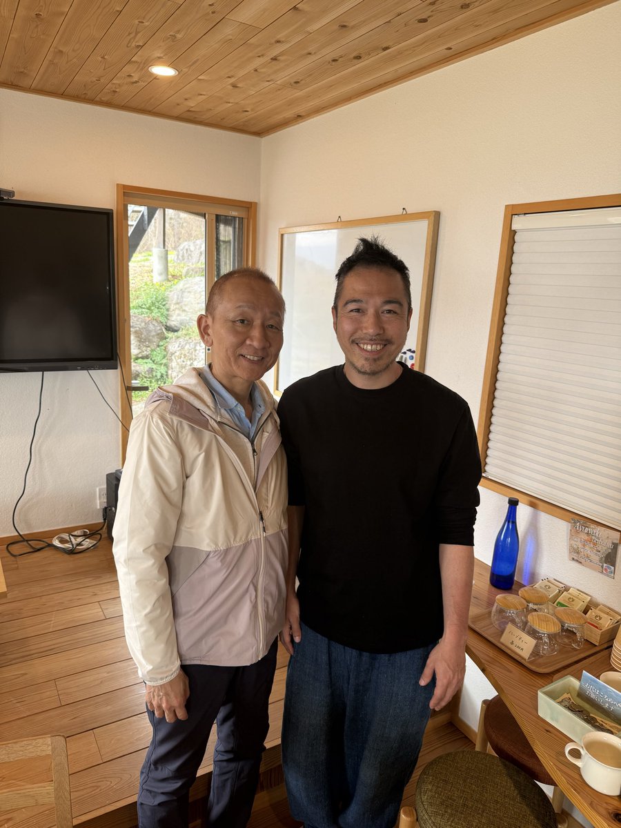 tdesuzuki's tweet photo. 諏訪＆八ヶ岳のエネスポット巡りへ。
とにかく凄い場所の連続☀️

諏訪大社四社や、お袋石・守矢史料館・神長官裏古墳も圧巻。
シンクロと奇跡が重なり、まさに神々に導かれる旅

「シシガミさま、いるかも」と感じる瞬間も😆

八ヶ岳では滝沢泰平さんにもお会いでき、今後PHに登場いただくかも✨ https://t.co/0DOgSXDWyn