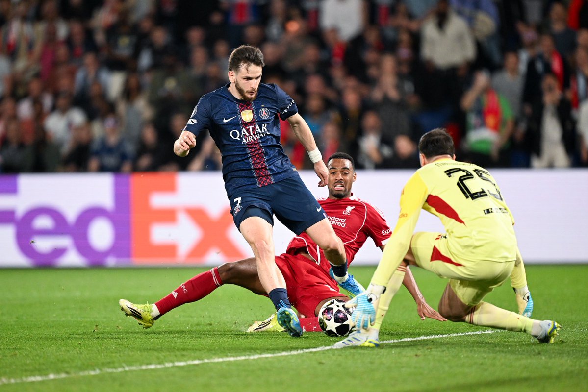 🚨 Encore une fois… 𝗟𝗘 𝗣𝗦𝗚 𝗔 𝗖𝗛𝗢𝗤𝗨𝗘 𝗟𝗔 𝗣𝗥𝗘𝗦𝗦𝗘 𝗔𝗡𝗚𝗟𝗔𝗜𝗦𝗘 ! ❤️💙😭

▫️<a href="/TheSun/">The Sun</a> : « 𝗟'𝗘́𝗖𝗔𝗥𝗧 𝗘𝗡𝗧𝗥𝗘 𝗟𝗘𝗦 𝗗𝗘𝗨𝗫 𝗖𝗔𝗠𝗣𝗦 𝗘𝗦𝗧 𝗣𝗟𝗨𝗦 𝗟𝗔𝗥𝗚𝗘 𝗤𝗨𝗘 𝗟𝗔 𝗠𝗔𝗡𝗖𝗛𝗘. 🤣 »

▫️<a href="/MailSport/">Daily Mail Sport</a> : « 𝗨𝗡𝗘 𝗠𝗢𝗡𝗧𝗔𝗚𝗡𝗘 𝗔 𝗚𝗥𝗔𝗩𝗜𝗥. 🏔️