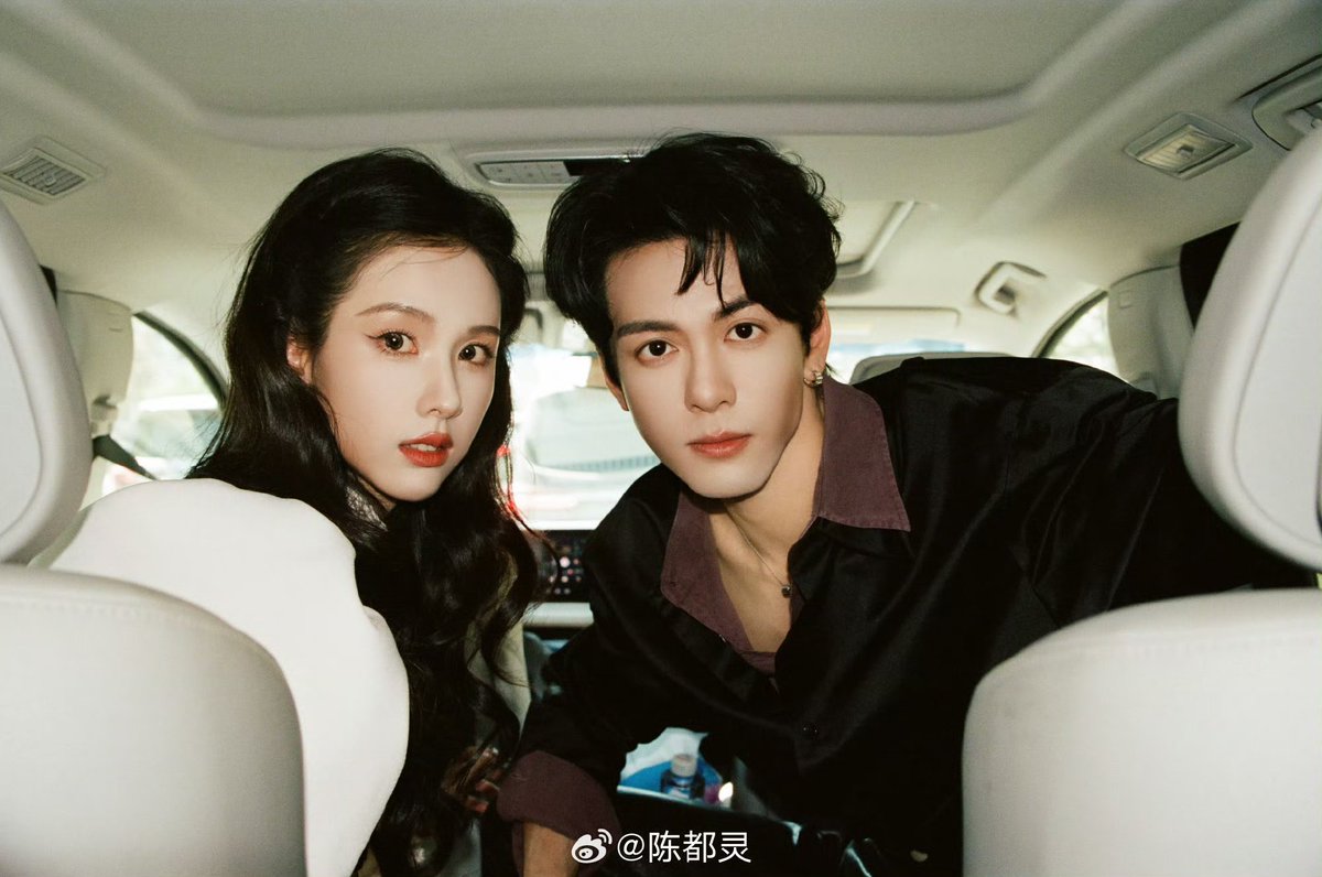 zsxarchives's tweet image. #ZengShunxi and Chen Duling shared photos while they were on their way to an event for #VeilOfShadows 📸

#JosephZeng #曾舜晞 #月鳞绮纪