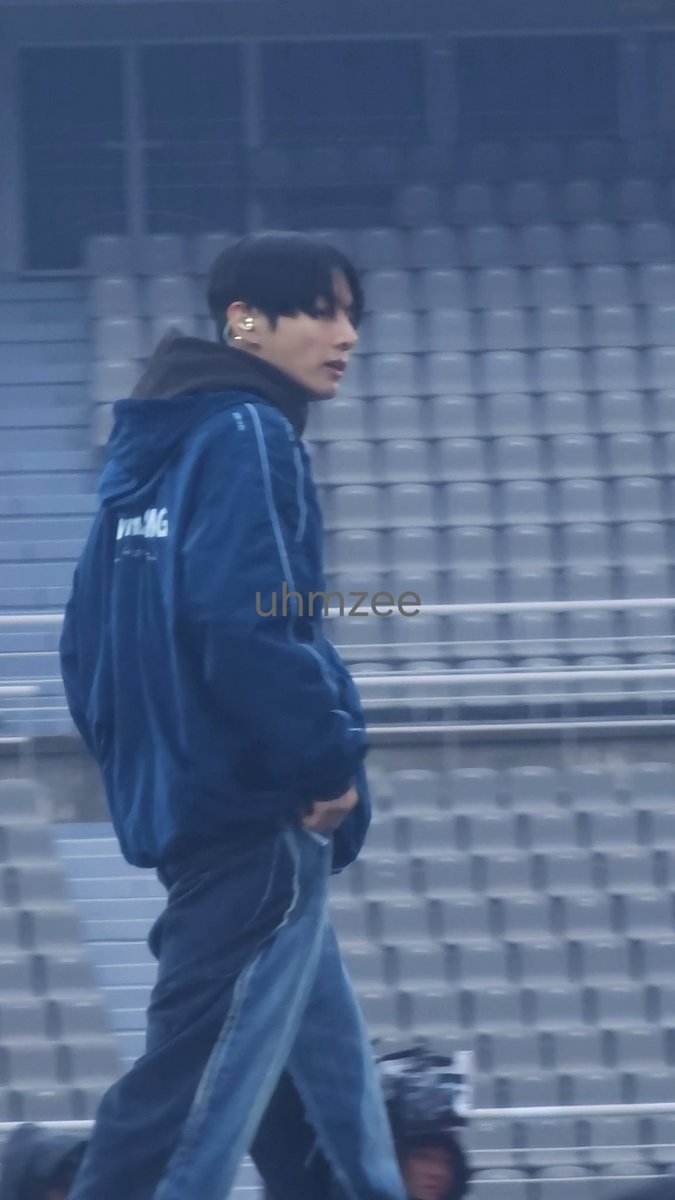 _uhmzee👍 tweet media