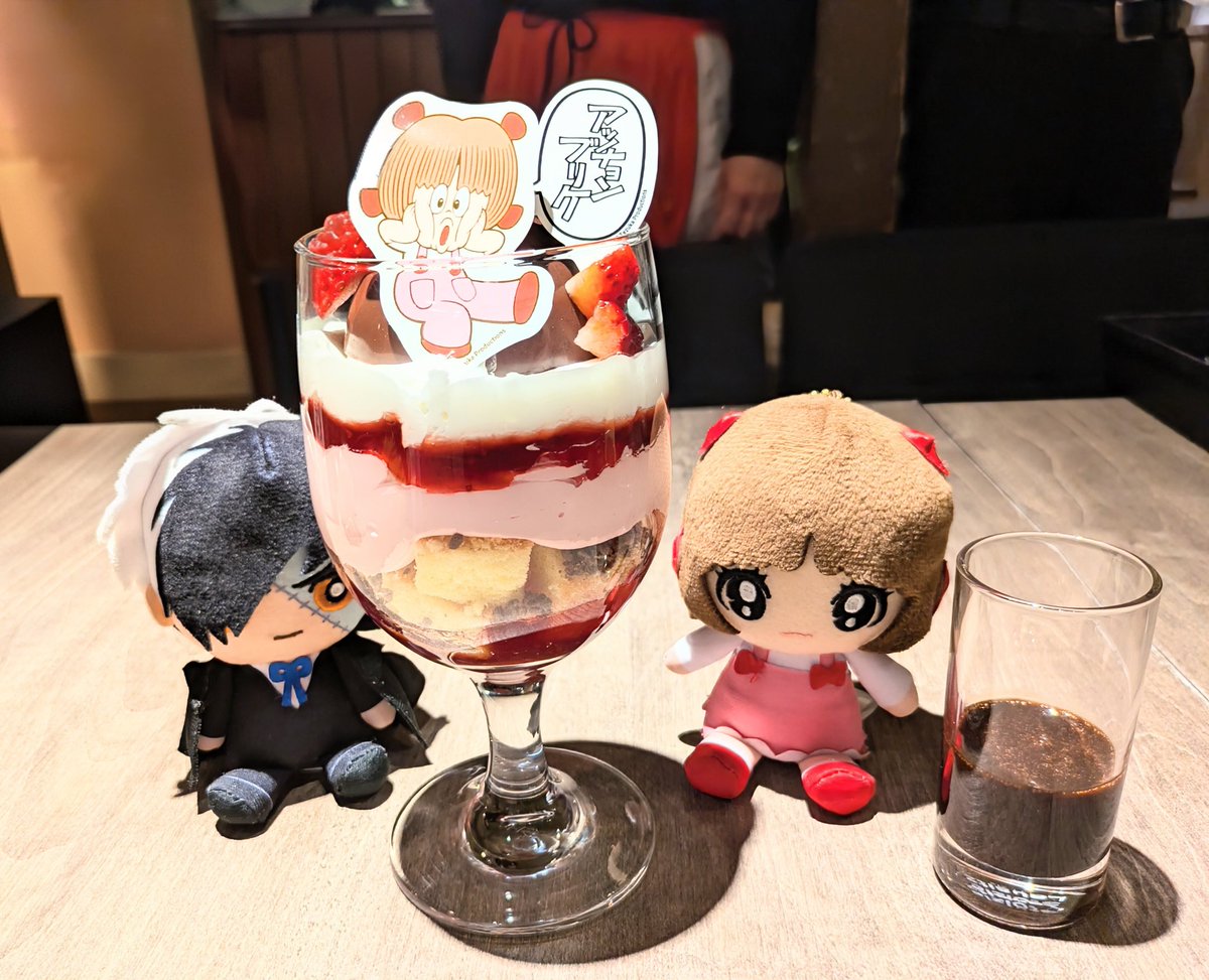 明日からオープンする #ブラック・ジャック コラボカフェの試食会でした。どのメニューもユニークだしマジカルな遊びがあるしちゃんと美味しくて食べ応えもありました！あれもこれも頼みたくなるから友達複数で来店してシェアするのが良いかも!!🤩
特設サイトから予約してね　collabo.sld-inc.com/blackjack