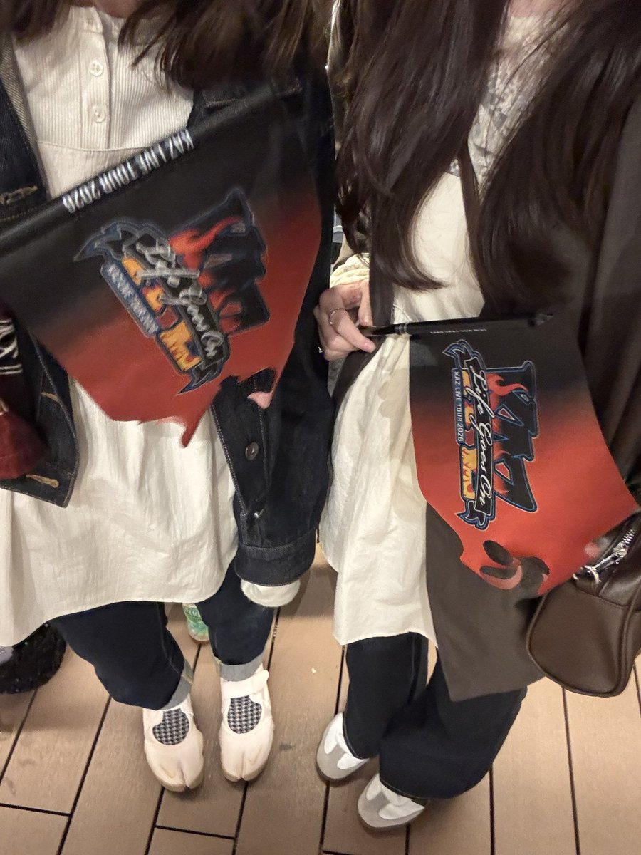 ryt_air's tweet photo. 楽しかったー！！！！！！！
歌もトークもギターもハーモニカもしちゃう龍友くんすごい天才かっこよかった！！！！！！！
#kaz #数原龍友
#livegoeson https://t.co/5PPiizZJSj