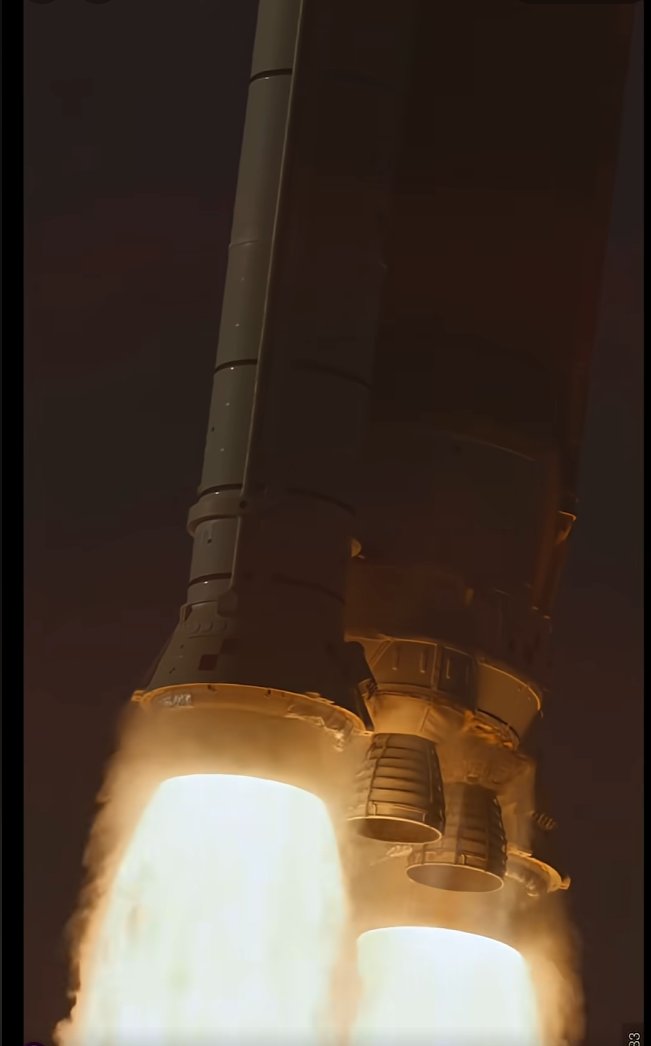 ExcaliumOG's tweet photo. This might be my new favorite tracking shot. So steady, and such a clean looking rocket https://t.co/yMWDUEjdxw