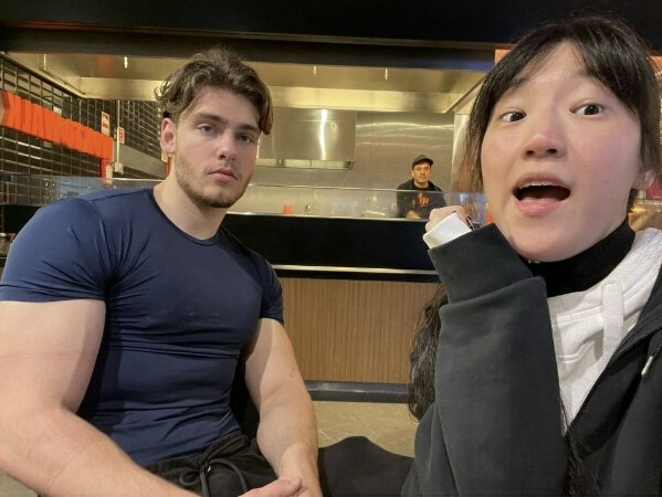 MOG CLUB tweet media