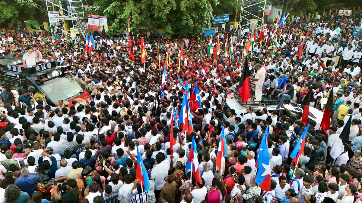 Udhaystalin's tweet photo. சுயமரியாதை மண்ணான தமிழ்நாட்டை டெல்லியில் இருந்து Remote Control-ல் இயக்க துடிக்கும் பாசிஸ்டுகளையும் அதற்குத் துணை போகும் முரட்டு அடிமைகளையும் அம்பலப்படுத்தி, ஆயிரம்விளக்கு சட்டமன்றத் தொகுதியின் வெற்றி வேட்பாளர் சகோதரர் மருத்துவர் @Dr_Ezhilan அவர்களுக்கு ஆதரவாக பிரச்சாரம் மேற்கொண்டோம். 

5 ஆண்டுகால திராவிட மாடல் ஆட்சியில் நிறைவேற்றப்பட்ட திட்டங்களையும் செய்த சாதனைகளையும் மக்களிடம் எடுத்துக் கூறினோம்.

ஆயிரம் விளக்கு தொகுதி தொடர்ந்து ஒளிமயமாகத் திகழ்ந்திட கழகத்தின் வெற்றி சின்னமான உதயசூரியன் சின்னத்தில் வாக்களிக்குமாறு அன்புடன் கேட்டுக்கொண்டோம்.

மீண்டும் உதயசூரியன் உதிக்கட்டும், தமிழ்நாடு வெல்லட்டும்!

#DMK4TN #VoteForDMK #ஸ்டாலின்_தொடரட்டும்‌ #தமிழ்நாடு_வெல்லட்டும்