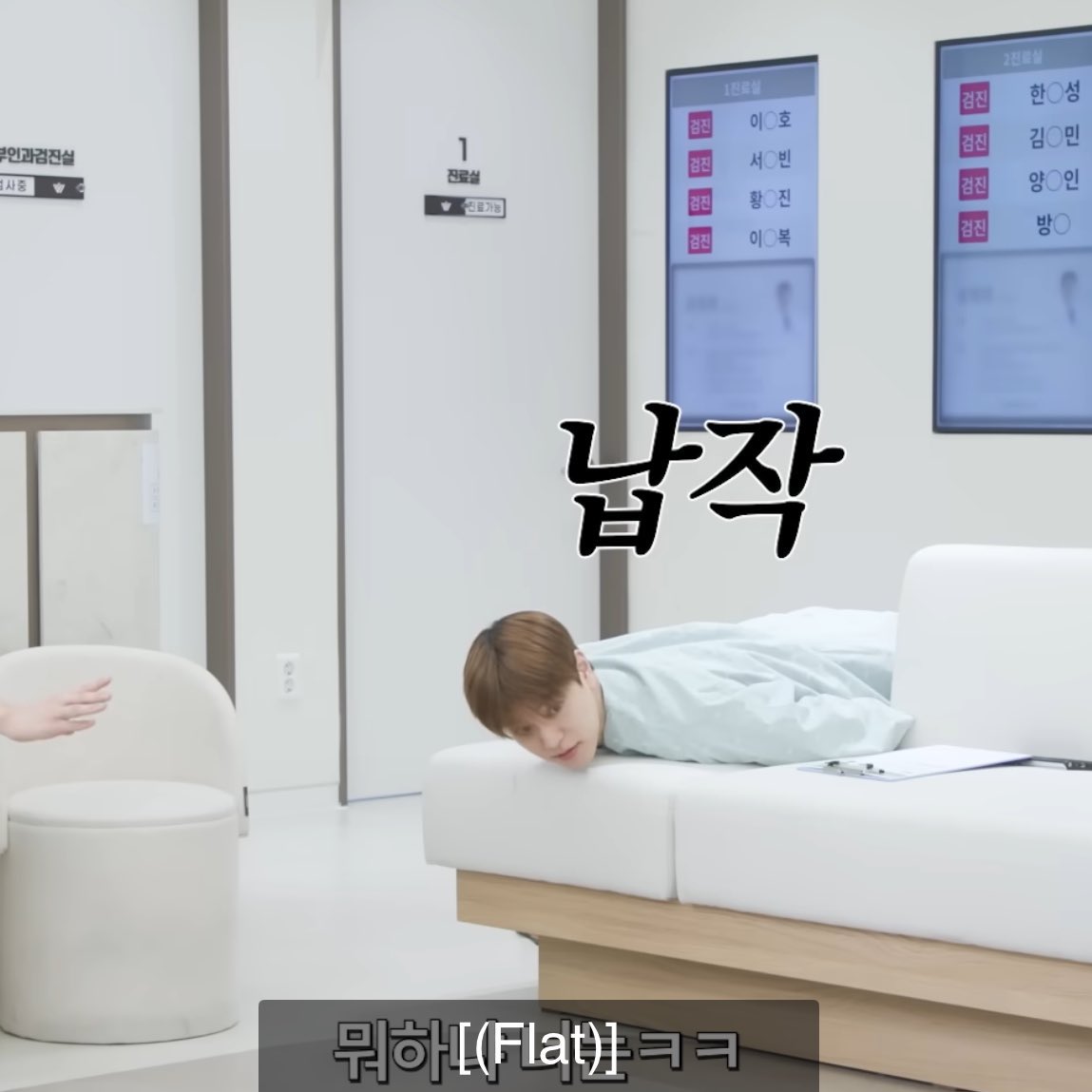 Pickashoe tweet media