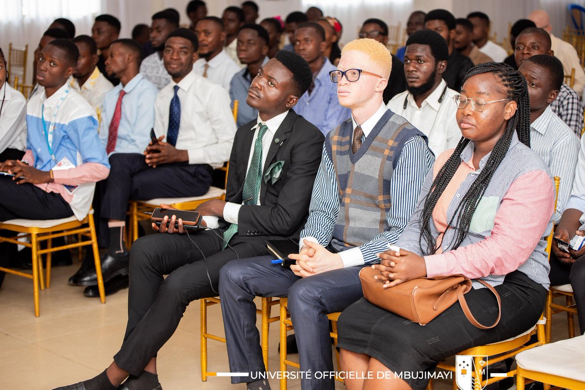 Université Officielle de Mbujimayi tweet media