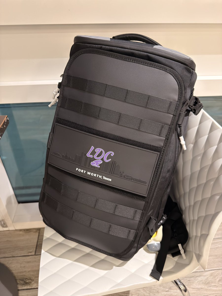wristexplosion's tweet photo. Maiden voyage with my @anduno_products bag thanks to the @luptonbeers #gofrogs https://t.co/VQyCYlzuSR