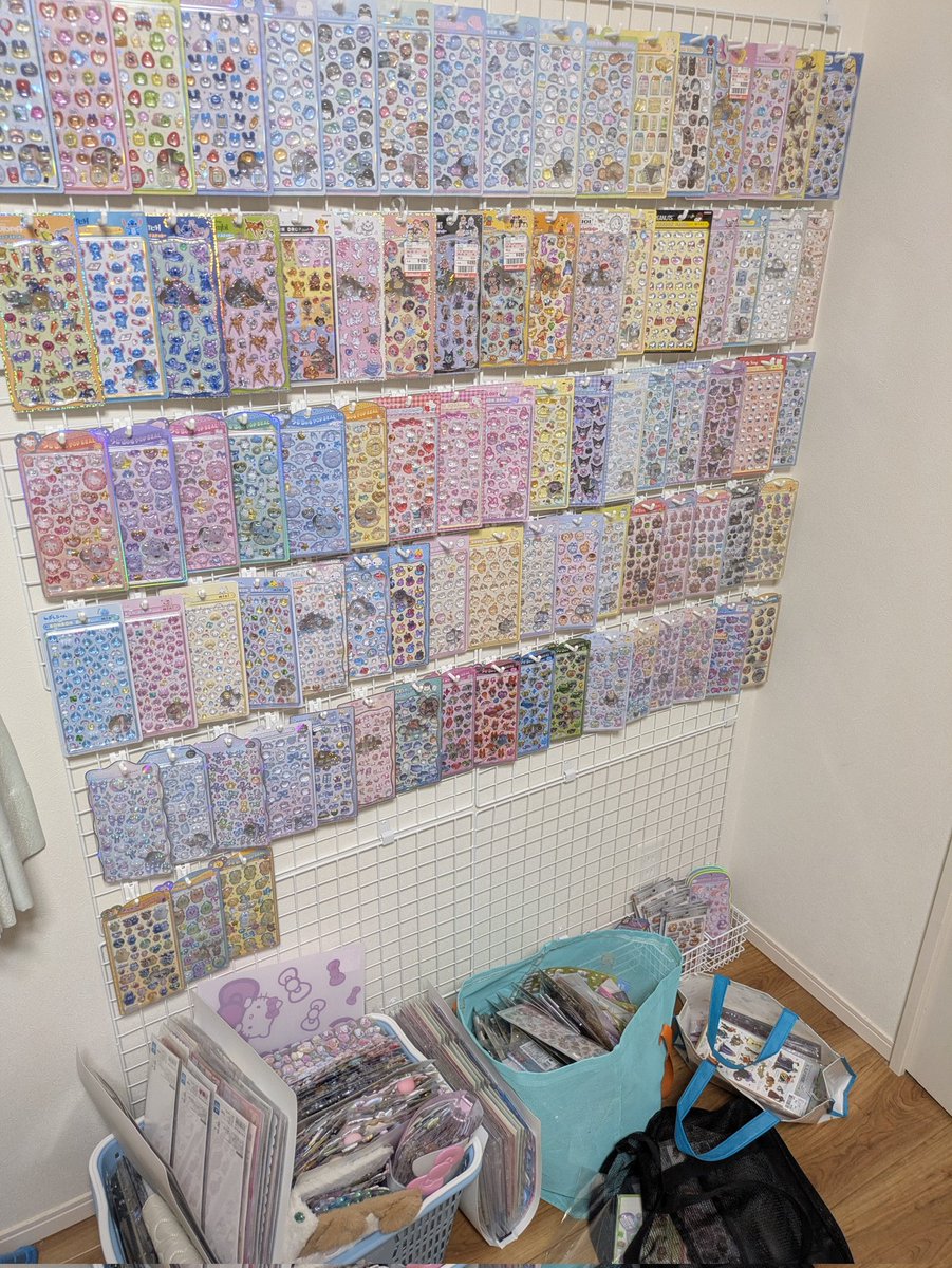 みねこ tweet media